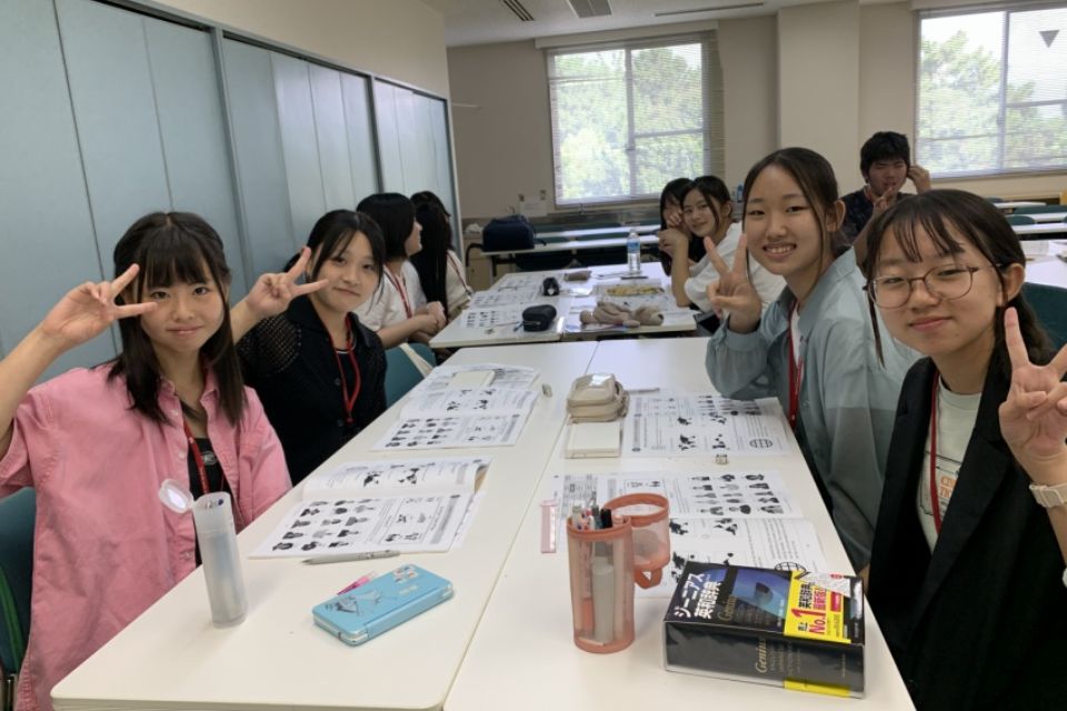 留学サバイバルイングリッシュ 留学サバイバルイングリッシュ: 渡航から卒業まで英語完全シミュレ